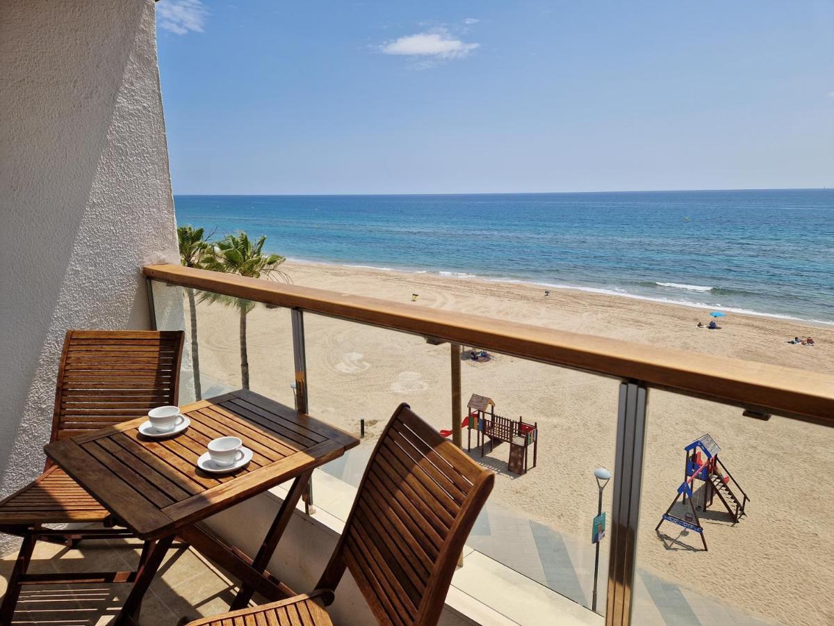 Apartamentos Wundermar Torredembarra Bagian luar foto