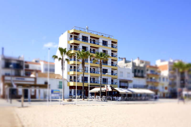 Apartamentos Wundermar Torredembarra Bagian luar foto